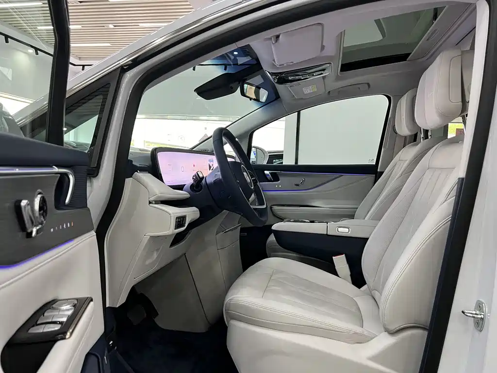 BUICK GL8 NEW ENERGY