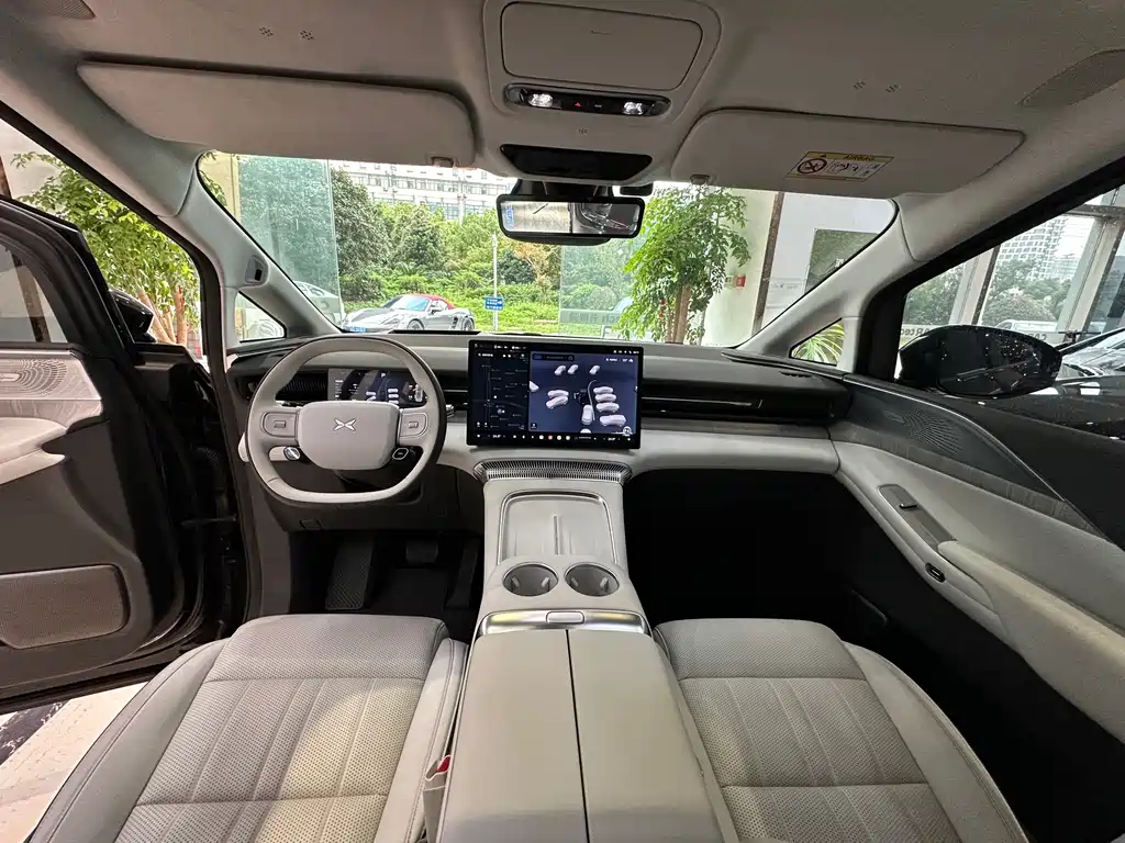 XPeng X9 — миниатюра 7