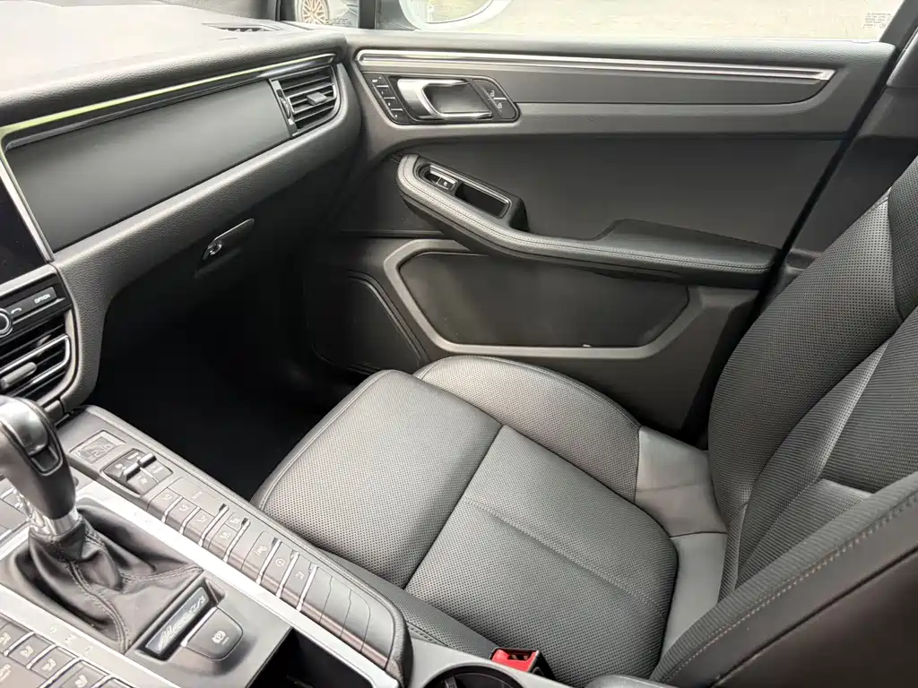 Porsche Macan — миниатюра 10