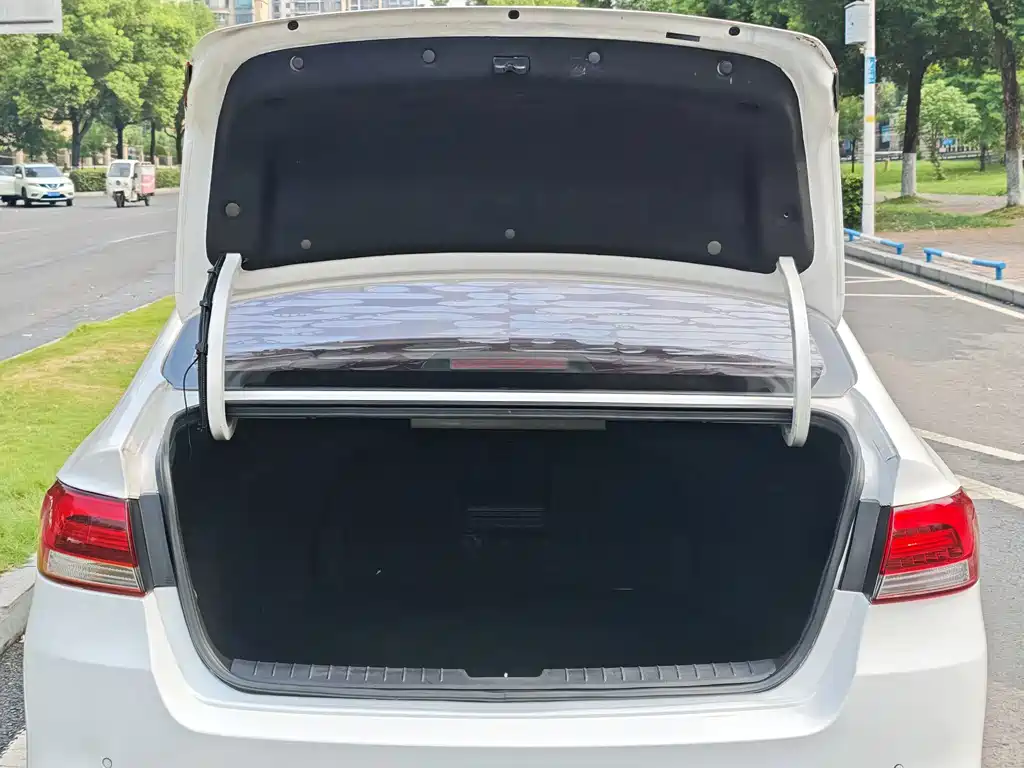 Kia K4 — миниатюра 12