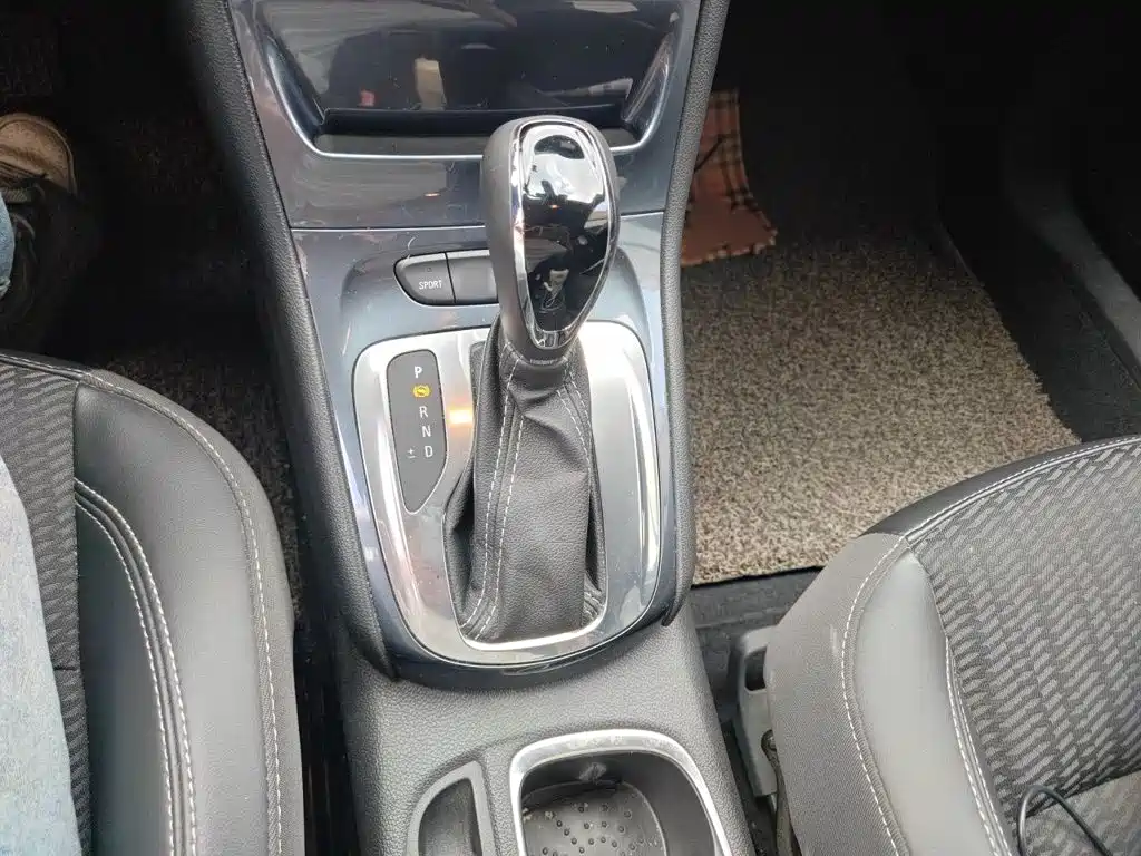 Buick Verano — миниатюра 7