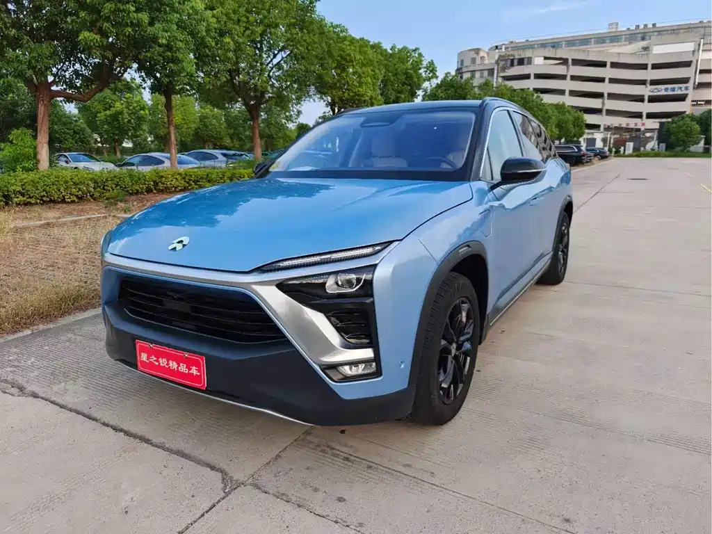 NIO ES8
