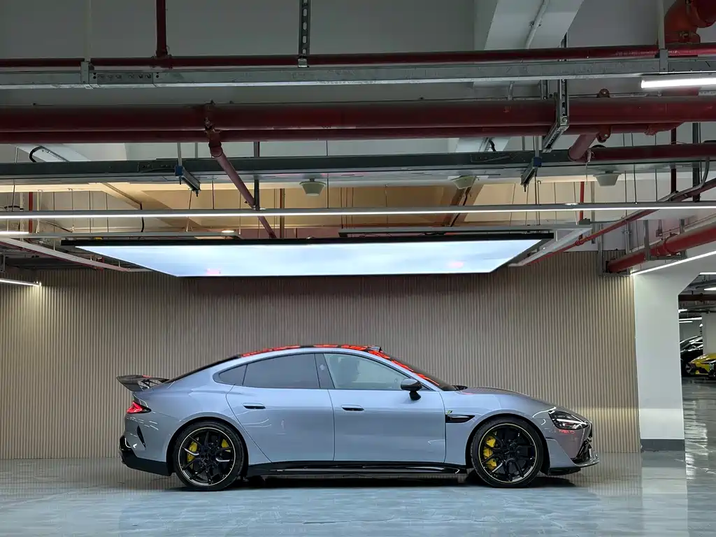 XIAOMI CAR XIAOMI SU7 ULTRA