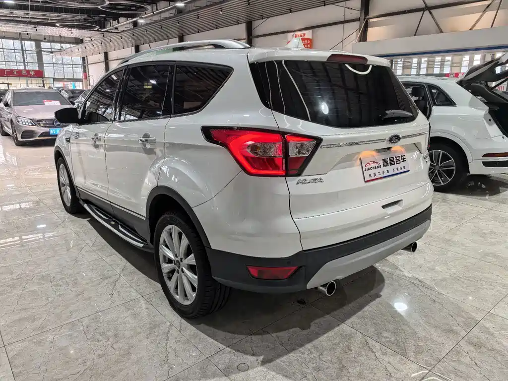 Ford Kuga — миниатюра 17