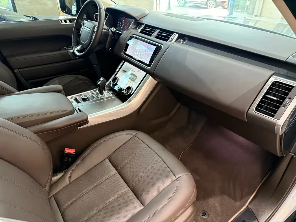 Land Rover Sport PHEV - фото 11