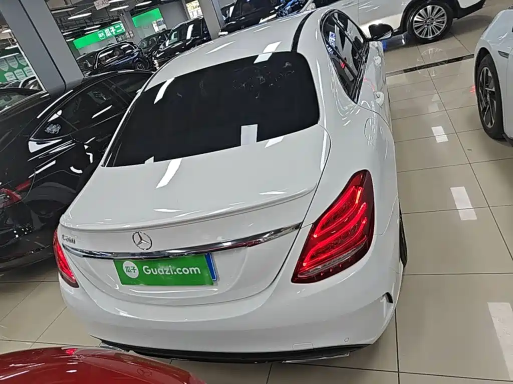 Mercedes-Benz C-Class — миниатюра 6