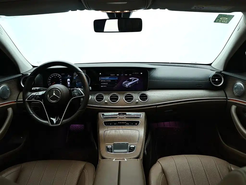 Mercedes-Benz E-Class — миниатюра 14