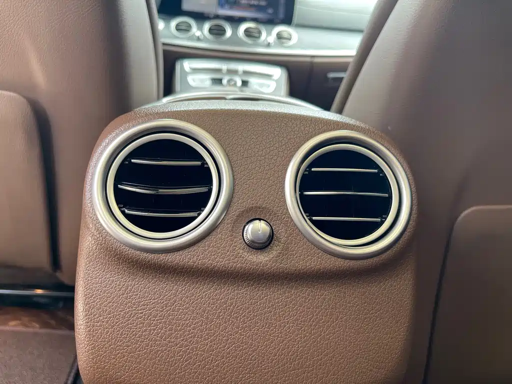 Mercedes-Benz E-Class — миниатюра 14