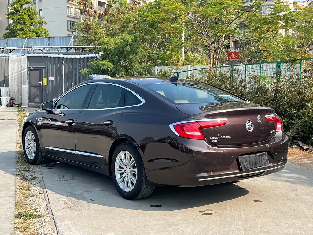 BUICK LACROSSE