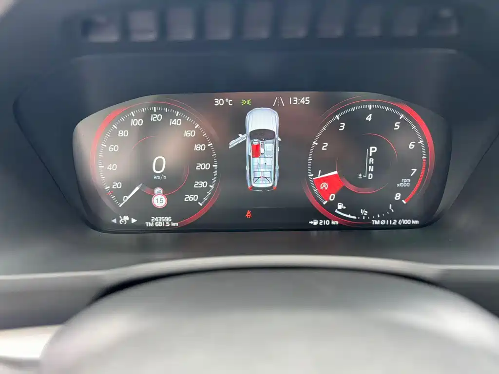 Volvo XC90 2018 T6 7 мест