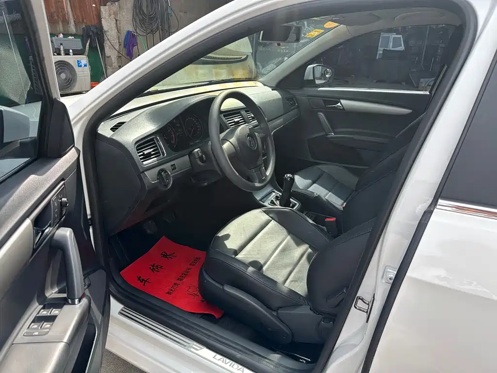 Volkswagen Lavida — миниатюра 8