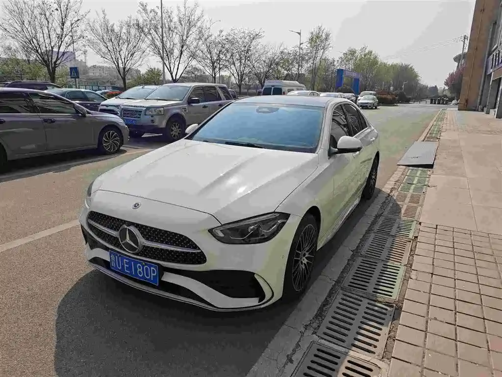 Mercedes-Benz C-Class 2025