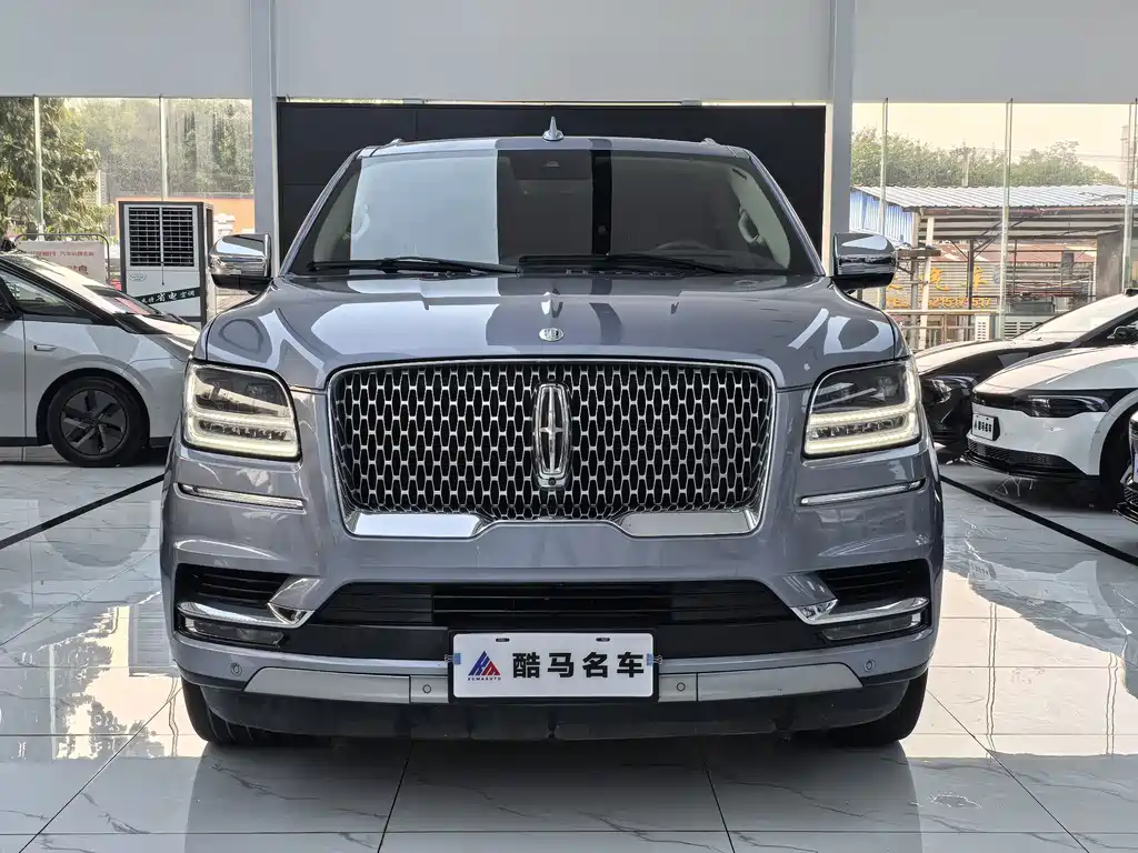 Lincoln Navigator — миниатюра 2