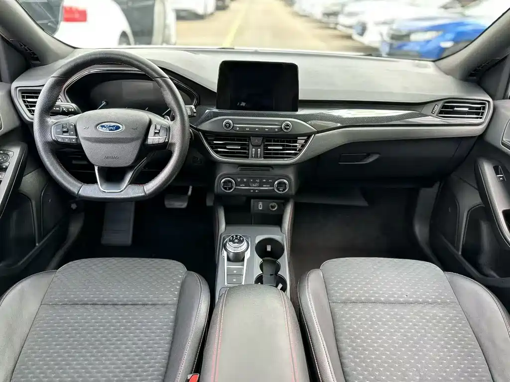 Ford Focus — миниатюра 7