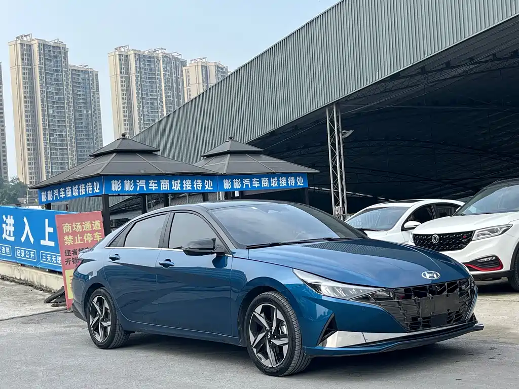 Hyundai Elantra — миниатюра 3