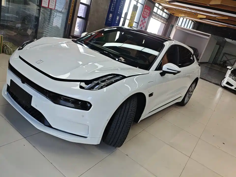 Zeekr 001