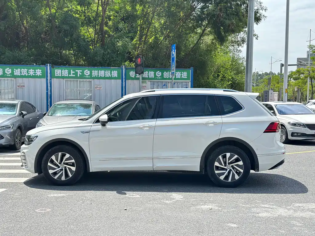 VOLKSWAGEN TIGUAN L NEW ENERGY