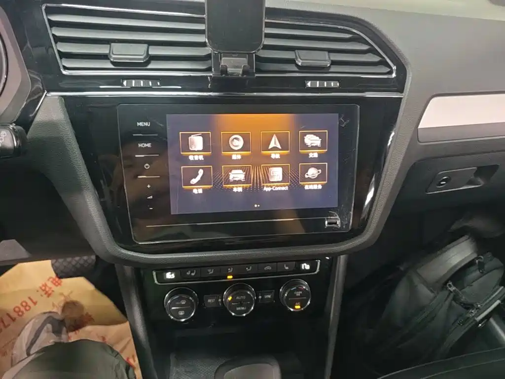 Volkswagen Tiguan L — миниатюра 13