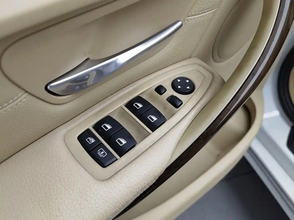 BMW 3 Series — миниатюра 9