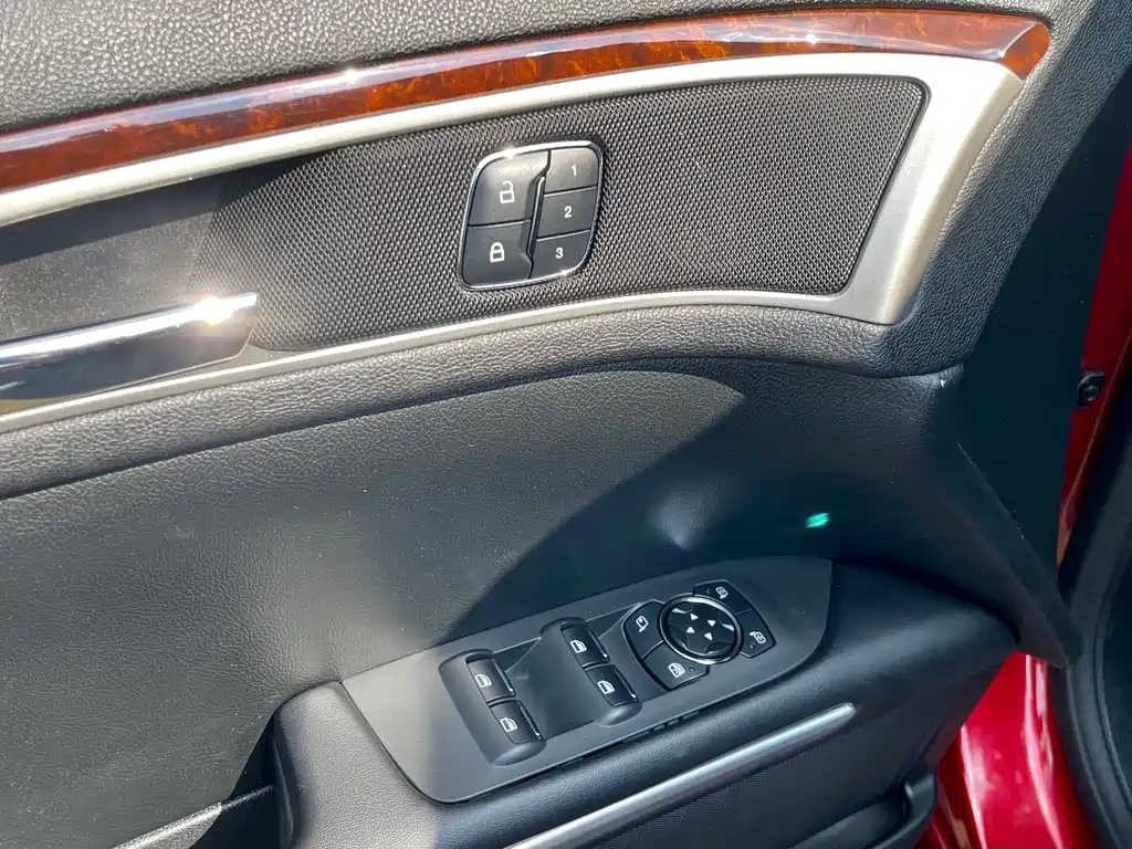 Lincoln MKZ — миниатюра 13