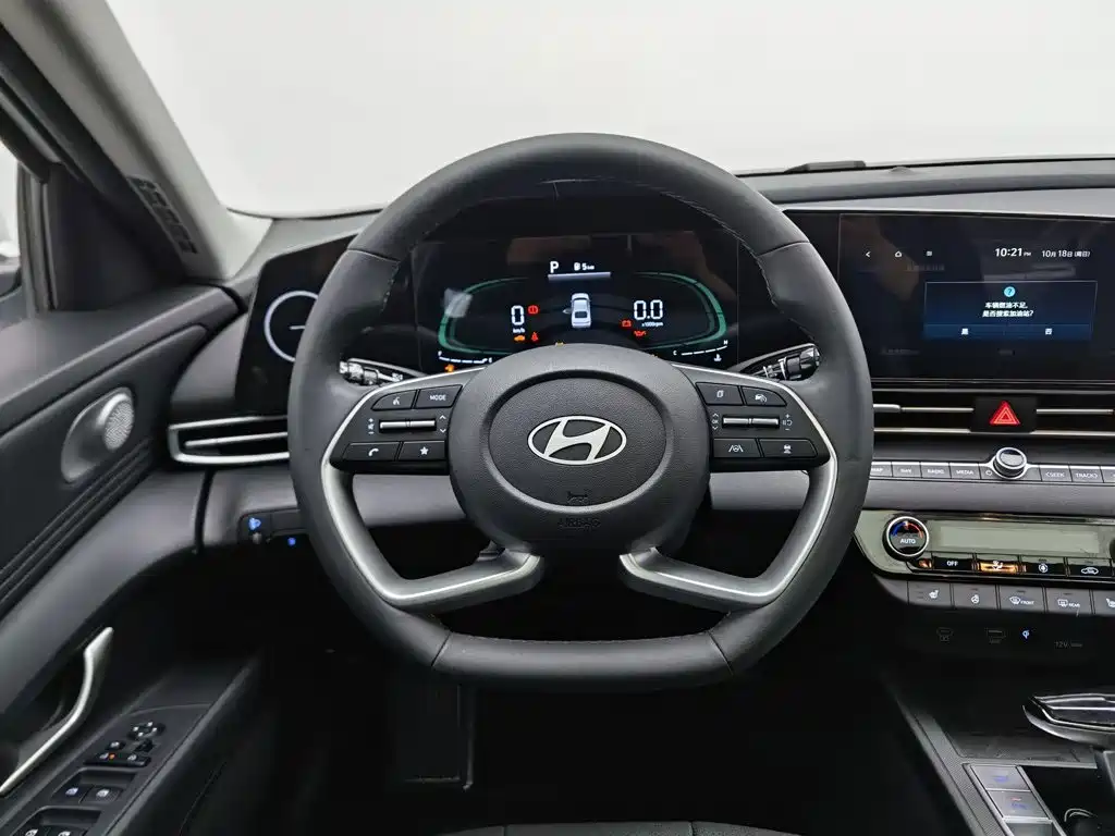 Hyundai Elantra — миниатюра 11