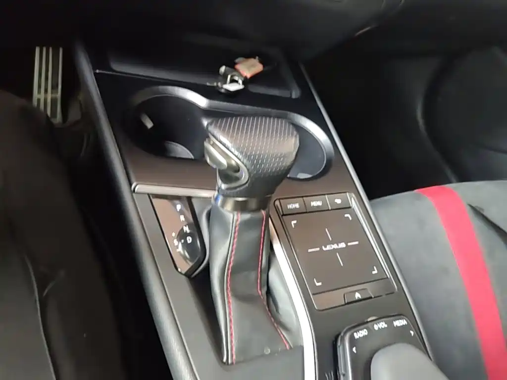 Lexus UX — миниатюра 14