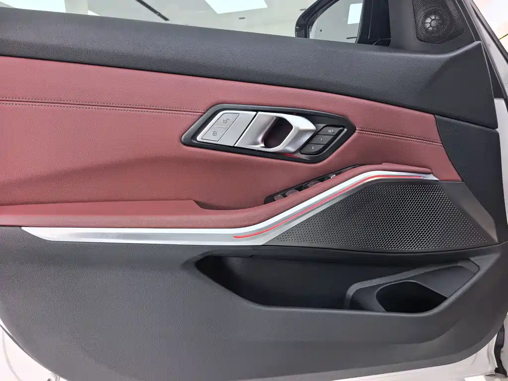 BMW 3 Series — миниатюра 4