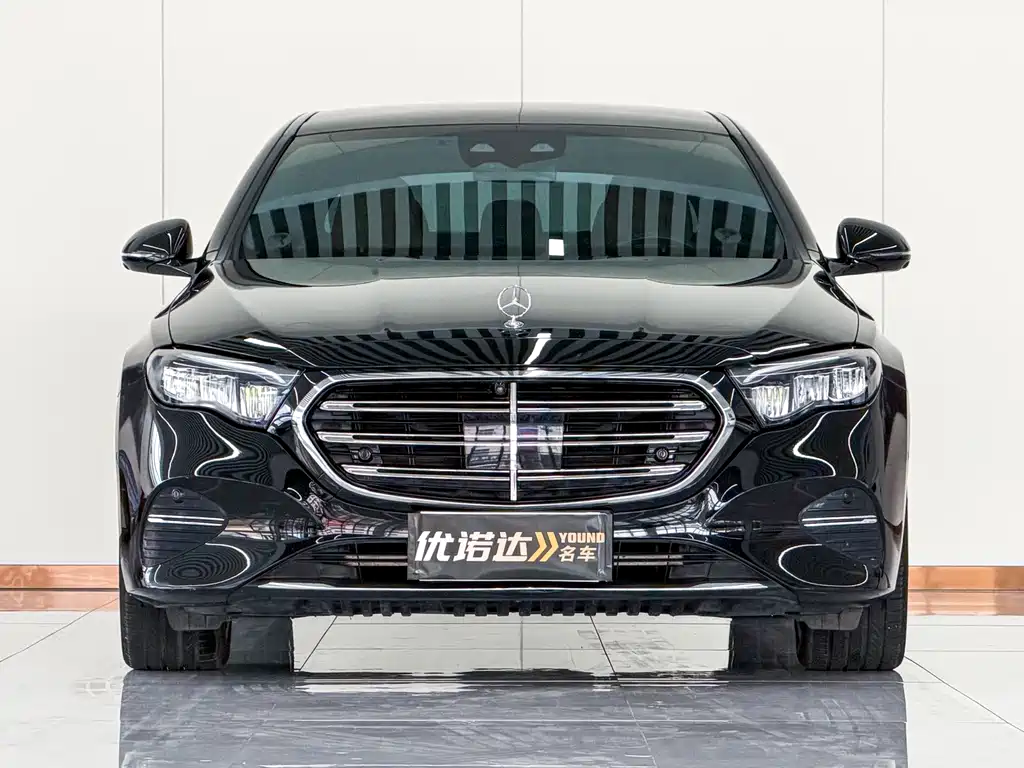 Mercedes-Benz E-Class — миниатюра 2