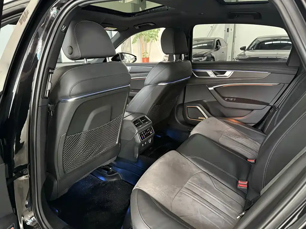 Audi A6L — миниатюра 6