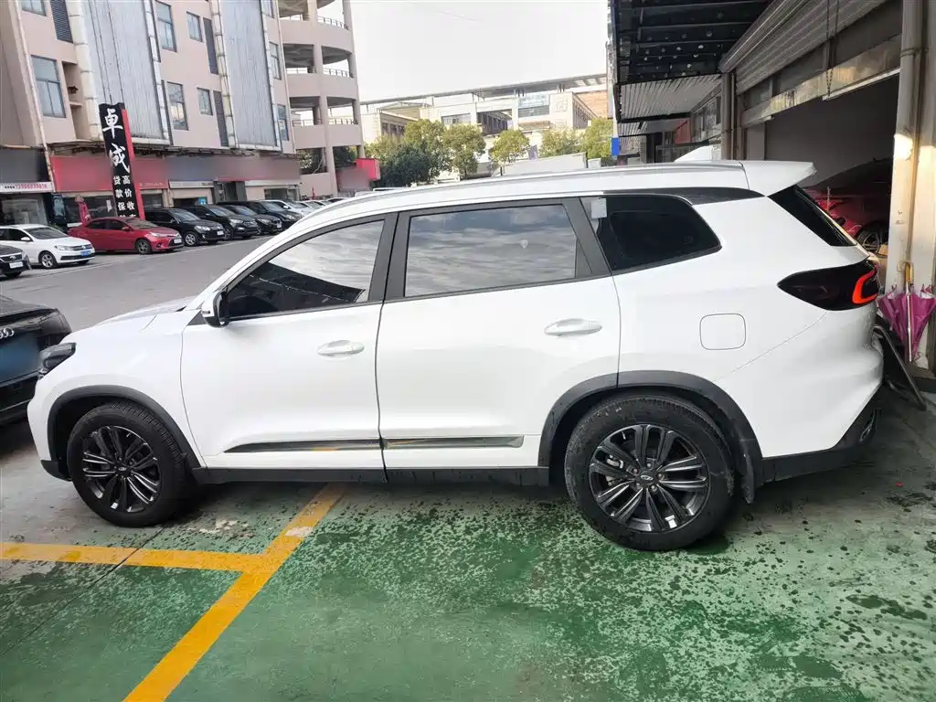 CHERY TIGGO 8