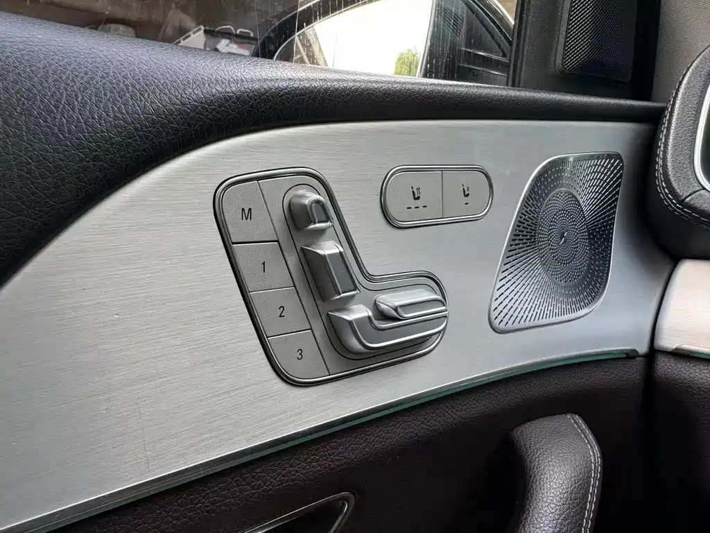 Mercedes-Benz GLS — миниатюра 11