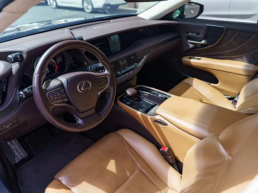 Lexus LS 2018 500h V
