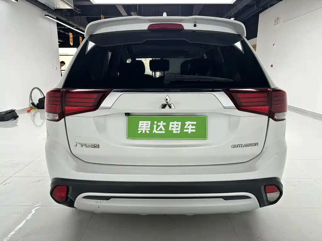 Mitsubishi Outlander — миниатюра 5