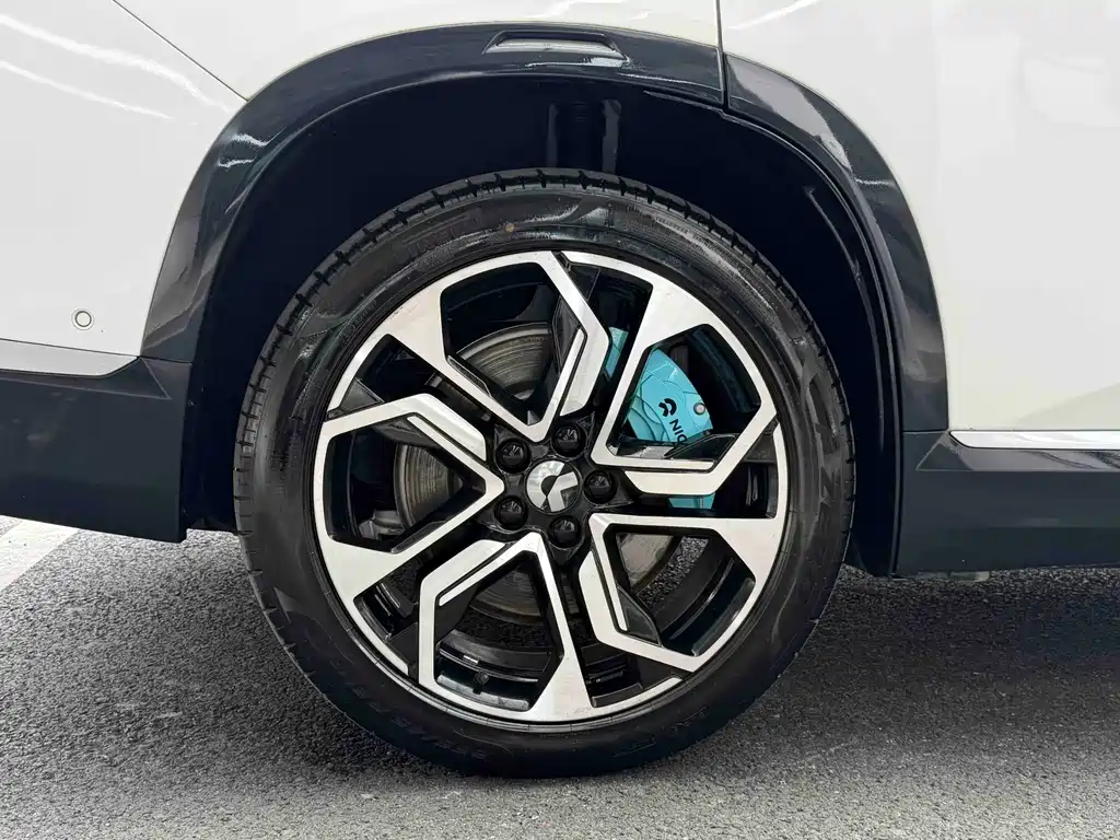 NIO ES8 — миниатюра 11