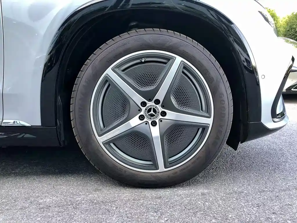 Mercedes-Benz EQS SUV — миниатюра 14