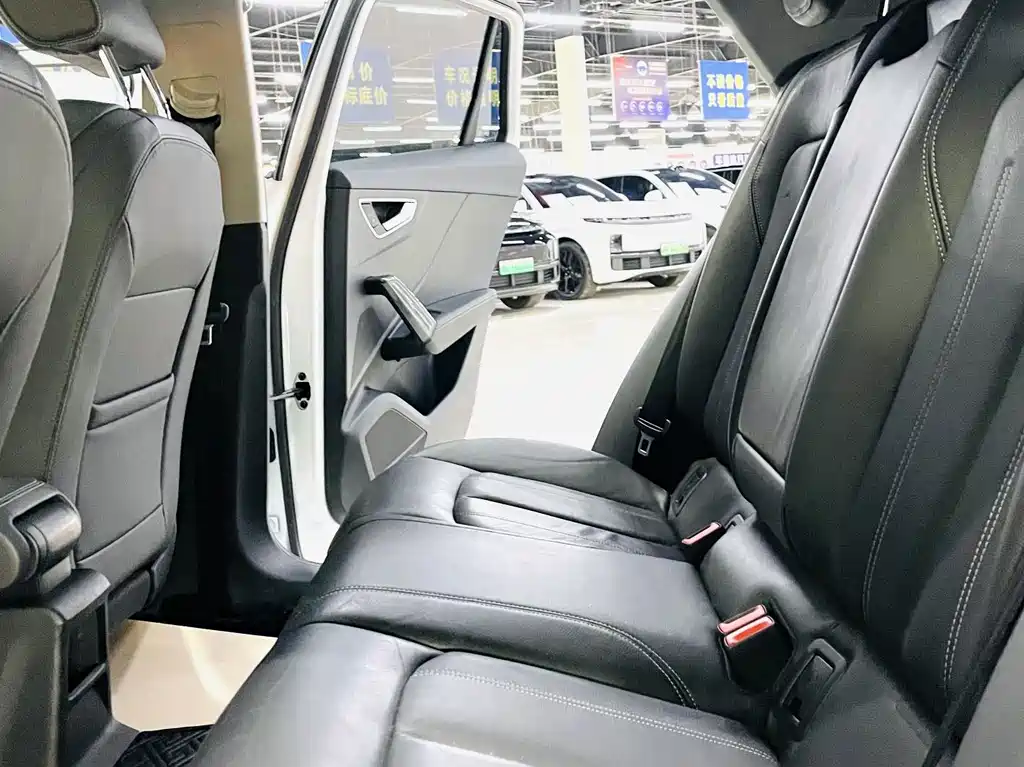 Audi Q2L — миниатюра 6
