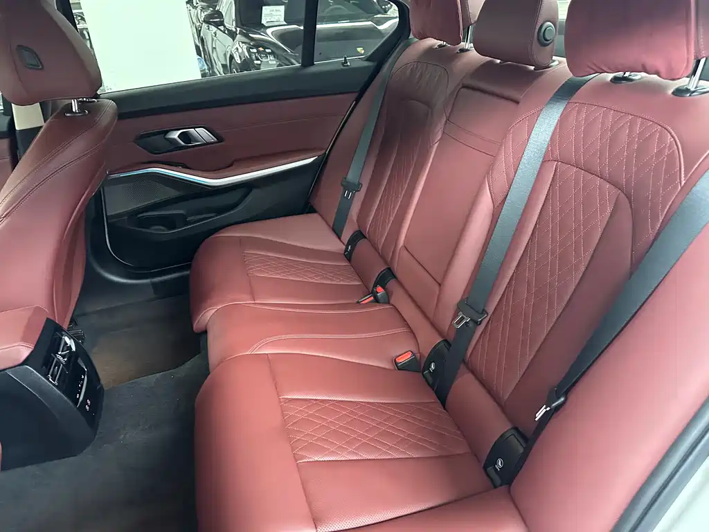 BMW 3 Series — миниатюра 10