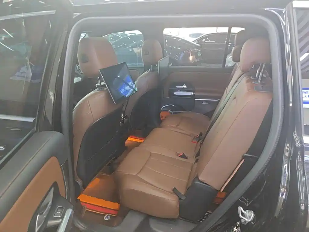 Mercedes-Benz GLB — миниатюра 17
