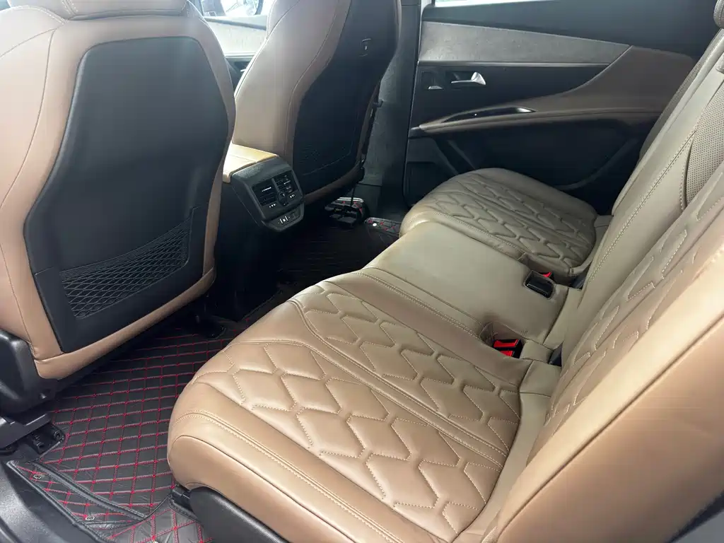 Peugeot 5008 — миниатюра 5
