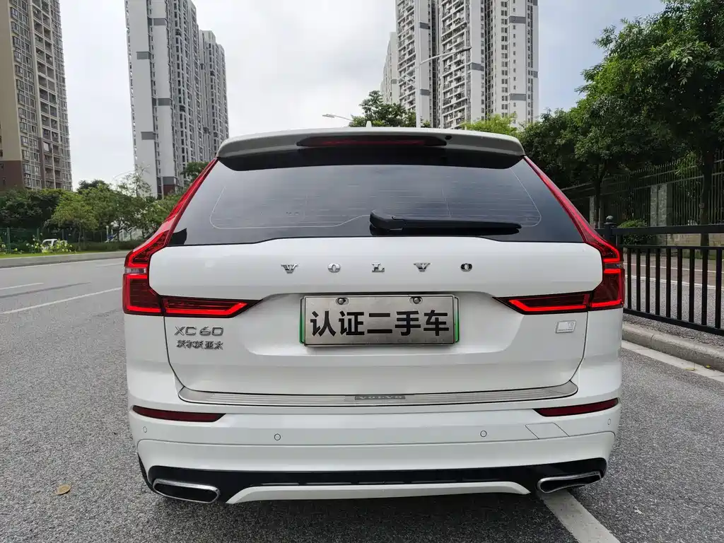 Volvo XC60 2021 T8 E Luxury