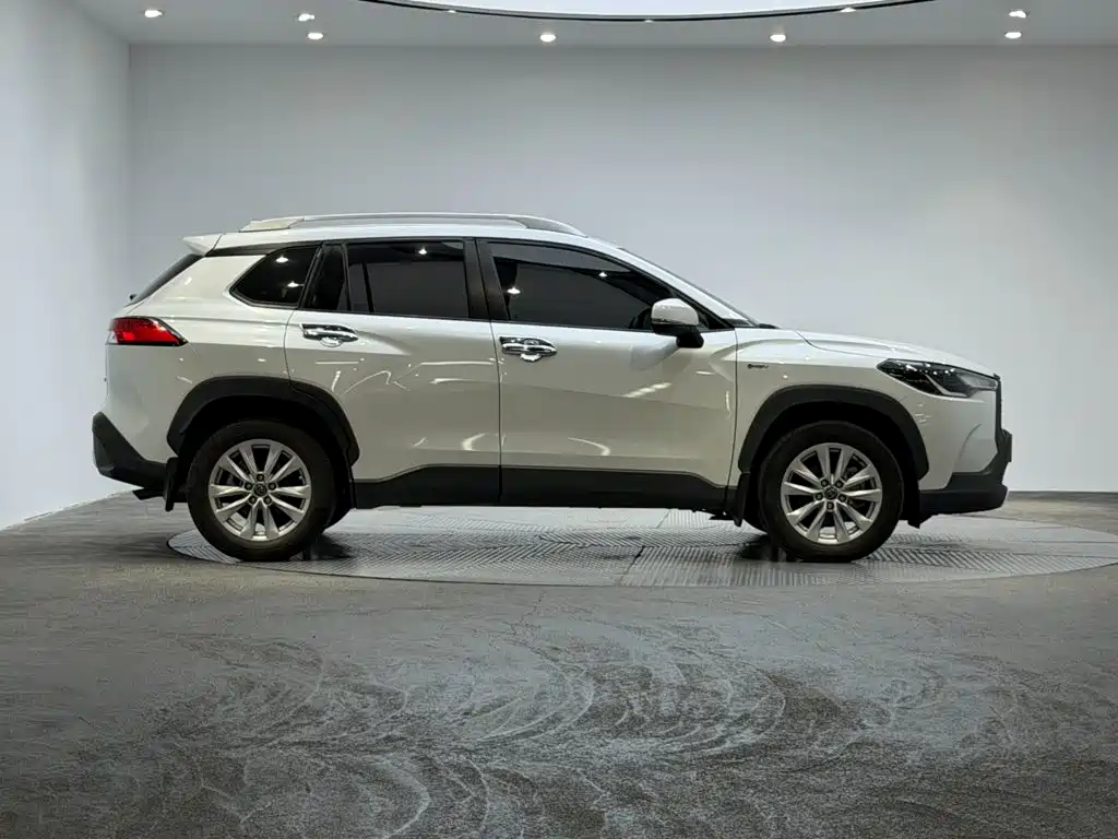 Toyota Corolla Cross — миниатюра 4