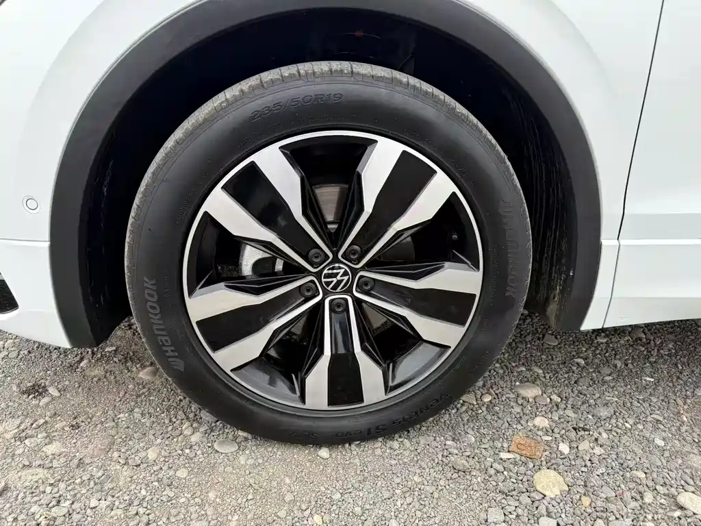 Volkswagen Tiguan L — миниатюра 4