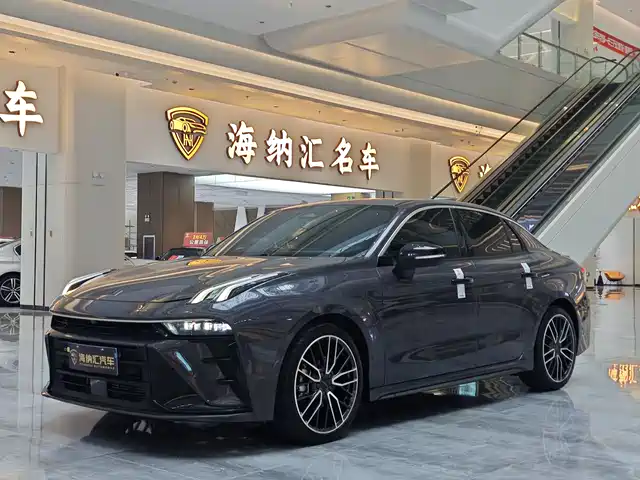 2025 Lynk & Co 03