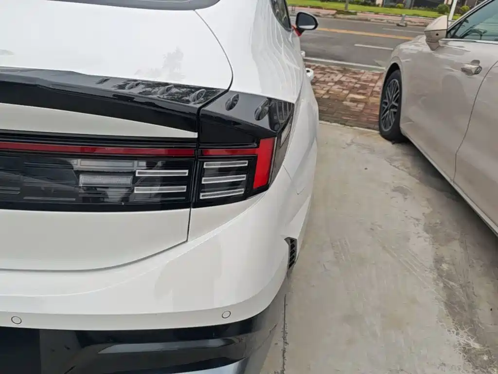 Hyundai Sonata — миниатюра 8