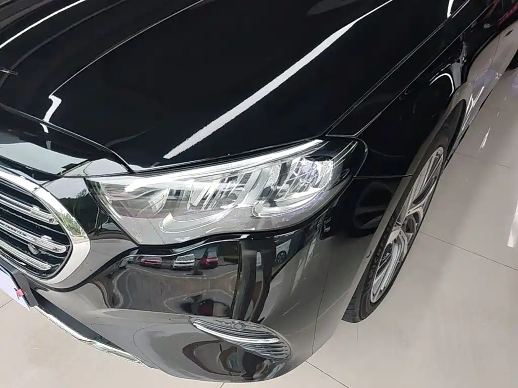 Mercedes-Benz E-Class — миниатюра 24