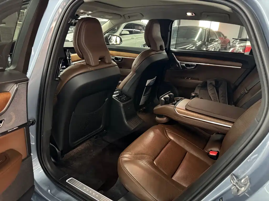 VOLVO S90 PLUG IN HYBRID