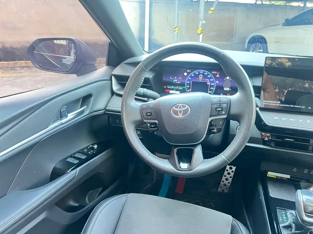 Toyota Camry — миниатюра 21