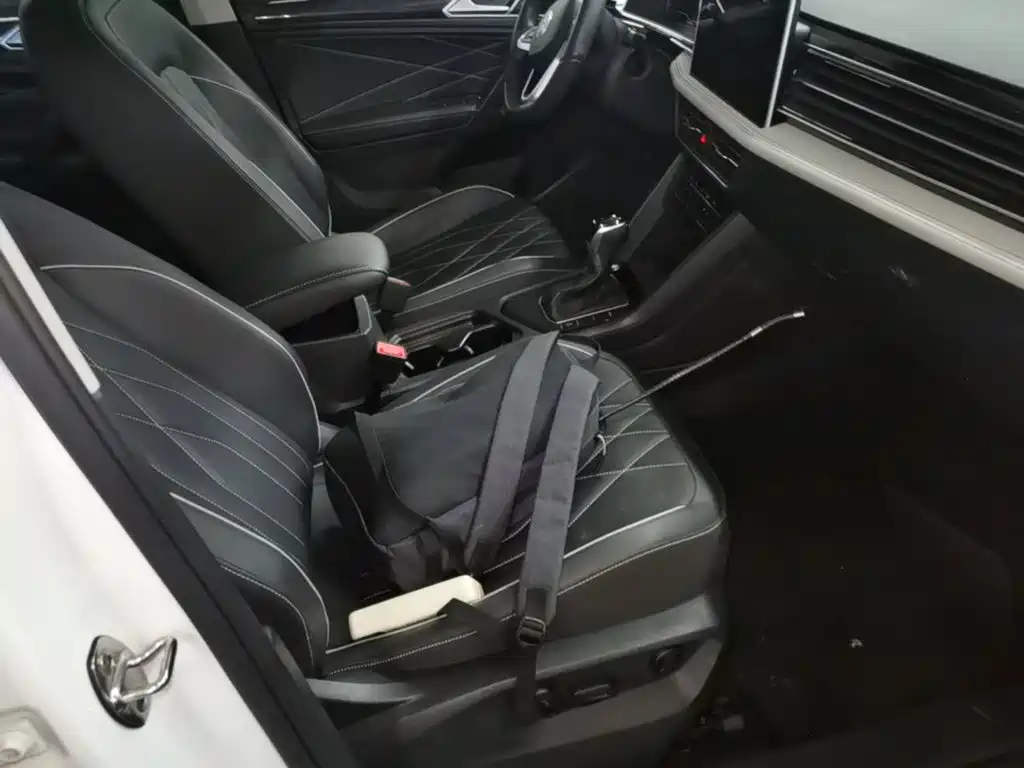 Volkswagen Tiguan L — миниатюра 25