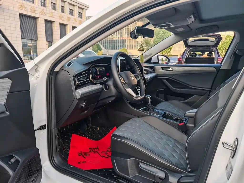 Volkswagen Sagitar — миниатюра 3