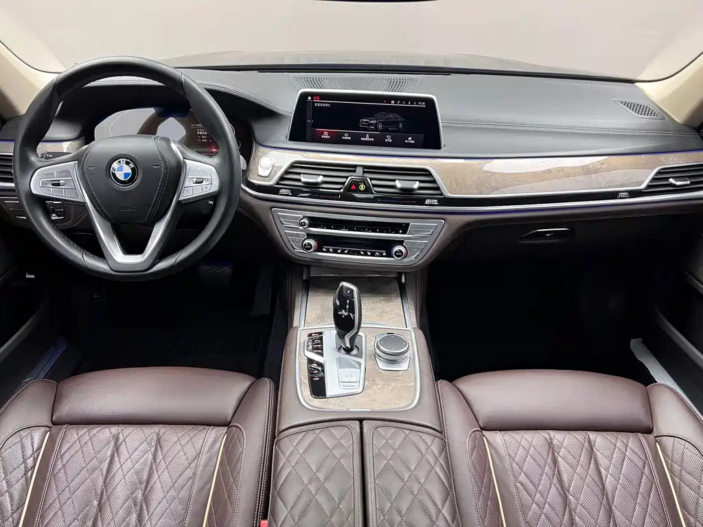 BMW 7 Series — миниатюра 5